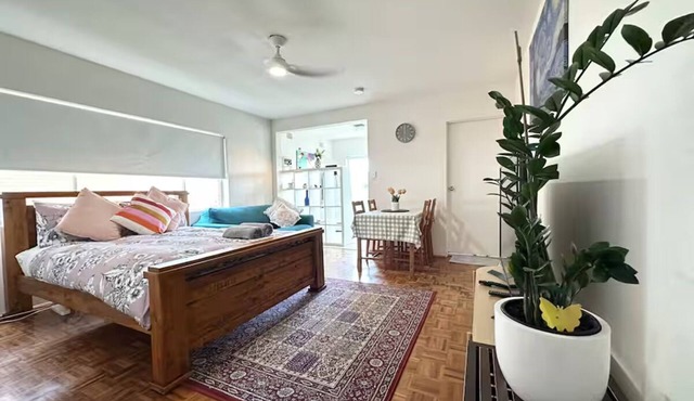 Bronte beach studio in Sydney's Best Suburb Apt 6 in Bronte