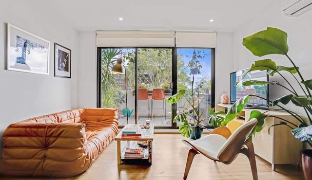 Brunswick Executive Apt 2BR with parking in Brunswick