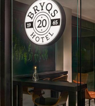 BRYQS Hotel