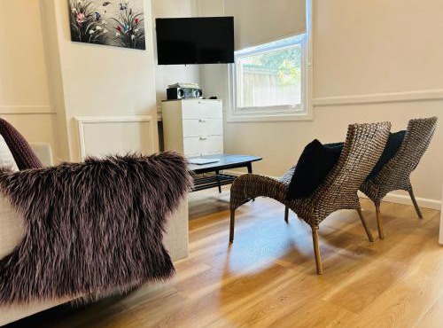 Budget Barossa in Elizabeth