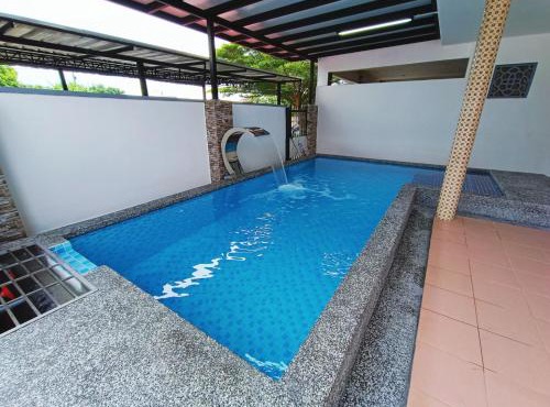 Bukit Beruang Private Pool Villa by Jeffery Lam Home Management