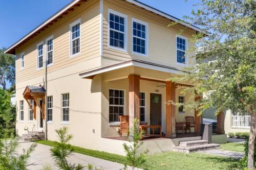 Buttercup - Charming Home on Quiet Street Near the Convention Center in West Palm Beach