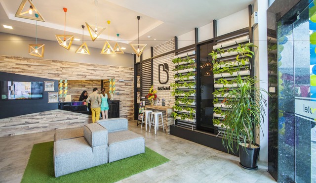 Bzz Hotel
