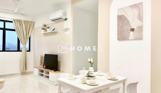 C180 Trader Park 2BR Warm Cozy Free Carpark #C8