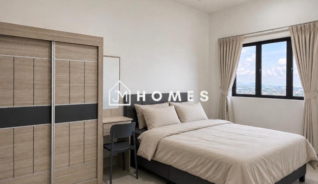C180 Trader Park 3BR Food Haven with Balcony #A16