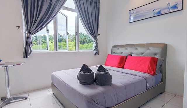 Camellia Residence Guest Favorite 2BR Forest View Near Eco Palladium