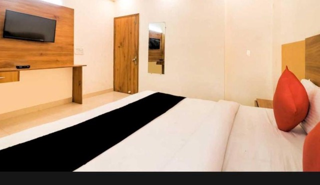 Capital O The Vegas Near Palam Metro Station