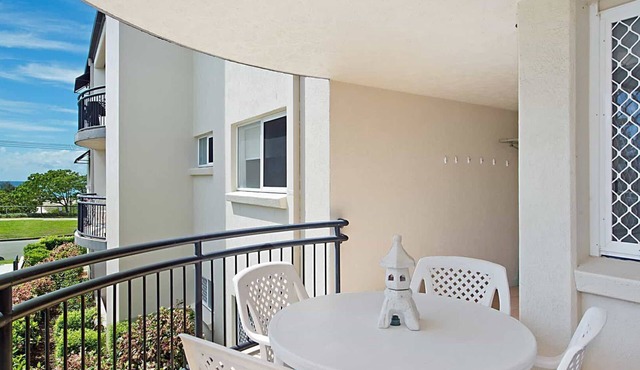 Caribbean 8 - Bilinga/North Kirra Beachfront - Min. 3 Night Stays! in Bilinga