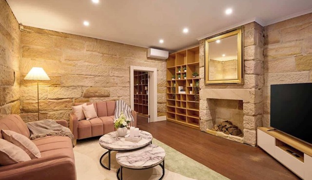 Cathedral St + Parking | Mins to Wharf & Botanic