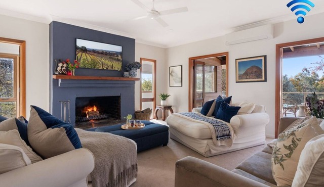 Cedar Cottage – charming rural vistas