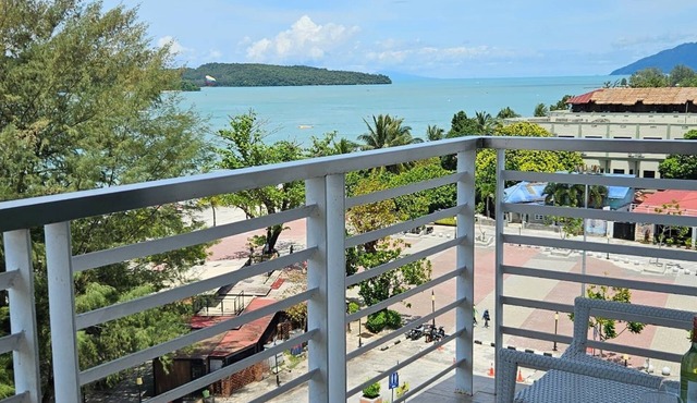 Cenang Plaza Beach Hotel