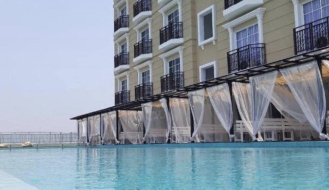 Champs Elysees Homestay by Landmark