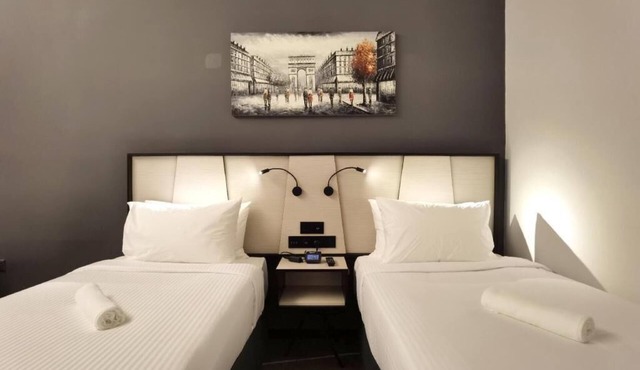 Charming 1-bedroom hotel with pool