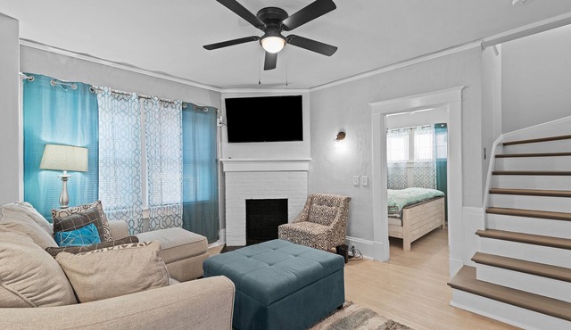 Charming 2 bed 1 bath near Langley Air Force Base in Hampton