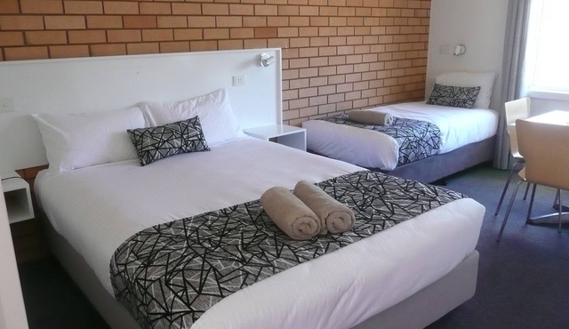 Charming 2 Bed room Suite Motel with Mineral Pool