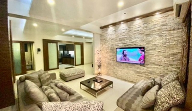 Charming 2-bedroom apartment with WiFi, AC in Gulshan 1. Niketon Dhaka.