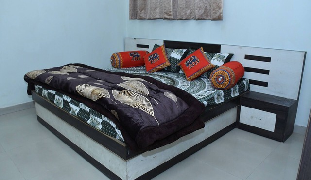 Charming 2-bedroom independent villa with AC and WiFi in enchanting Jaipur