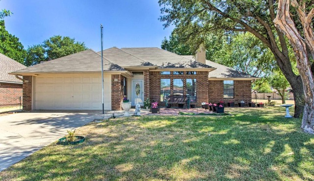 Charming and Quiet Denton Home, Near UNT and TWU! in Denton