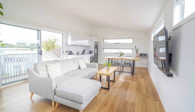 Charming Highton Hideaway between CBD and Surf Coast
