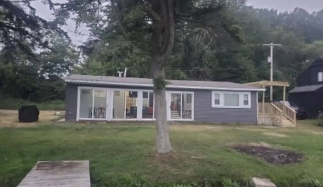 Charming Lakefront Retreat on Little Mill Lake in Battle Creek