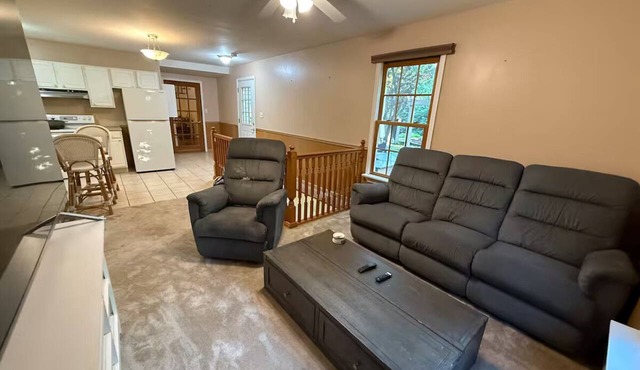 Charming Renovated Suite w/Full Kitchen & Patio in Evesham
