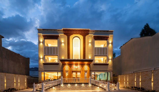 Charmwood Hotel