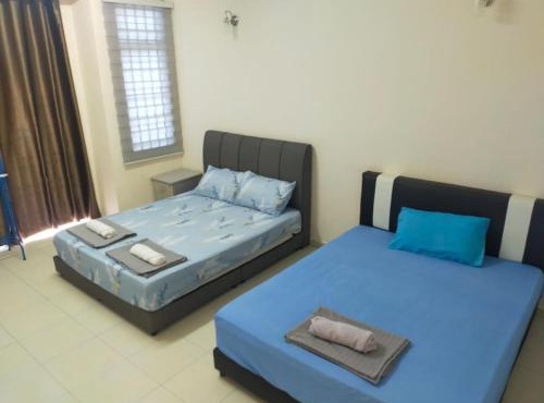 Cheerful 3-Bedroom Residential Home with Free WIFI