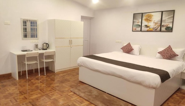 Chill Breeze Castle - 4BHK Villa with Captivating city view & Mountain view, Wifi, Campfire, Homemade Food