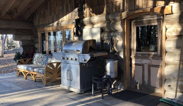 Chimo Refuge Treehouse Resort - The Kube in Saint-Sauveur