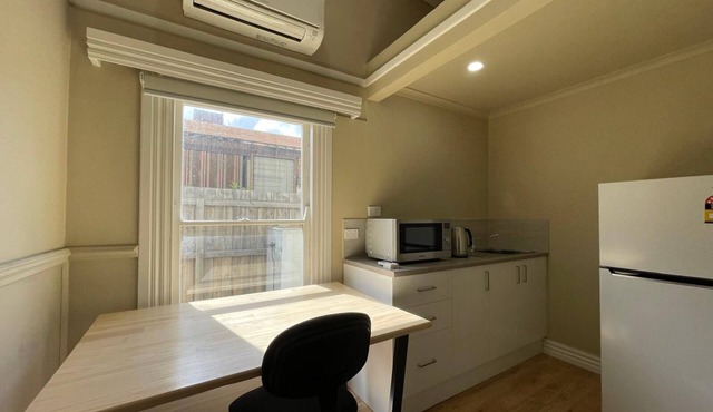 Clean, secure studio in Seymour