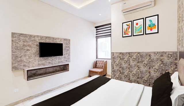 Collection O Sector 108 Noida