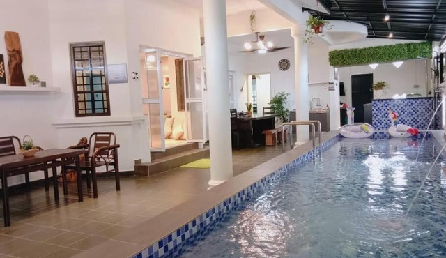 Comfortable Swimming Pool Homestay Melaka