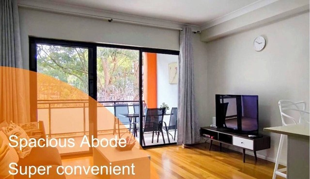 Comfy 2-bedroom 2-balcony apartment/Close to CBD, Train and Metro easy reach