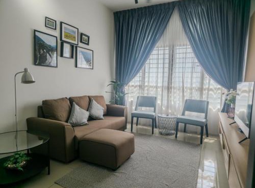 Comfy Tokma's Home Bangi - FREE Wifi, Netflix, InfinityPool