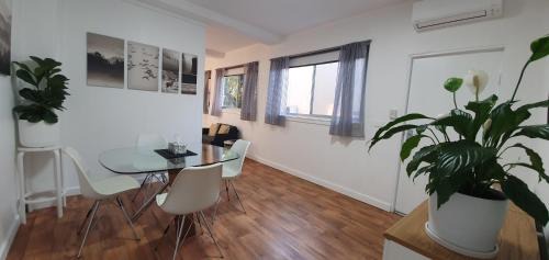 Como Beach Apartments in Perth