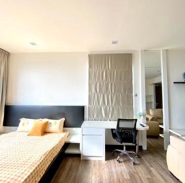 Corner Unit Landmark Residence 2, High Floor, Nice View, WiFi & Tvbox, Free Parking