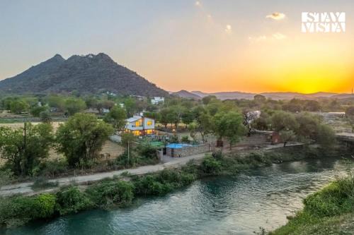 Cottage Rivera -3BHK Riverside Villa with Pvt Pool, Garden & Scenic View