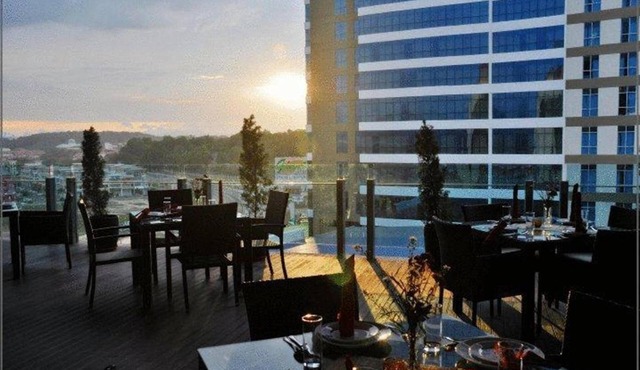 Courtyard Hotel @ 1Borneo