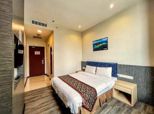 Courtyard Hotel 1Borneo