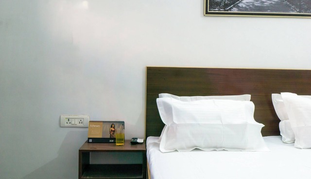 Cozy 2-bedroom building in serene Dehradun with AC