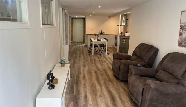 Cozy 2Beds Studio witch Kitchen Laundry near Zoo and Mall in Jindalee