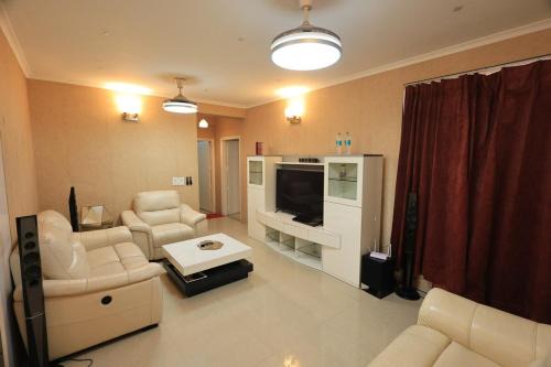 Cozy 4BHK Oasis BalconyViews Attached Washrooms