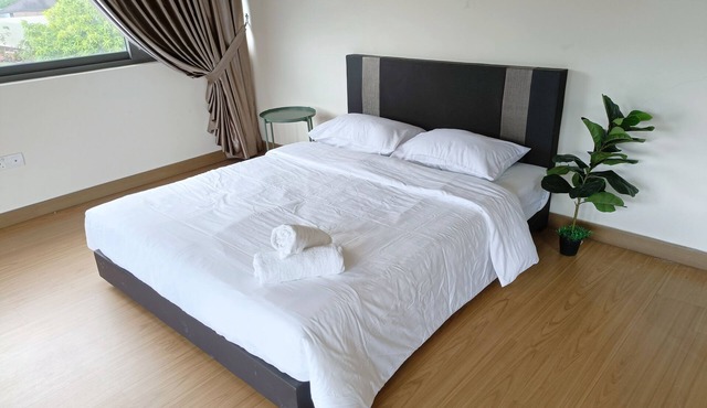 Cozy Bungalow with Bathtub - 5 min away from water theme park!