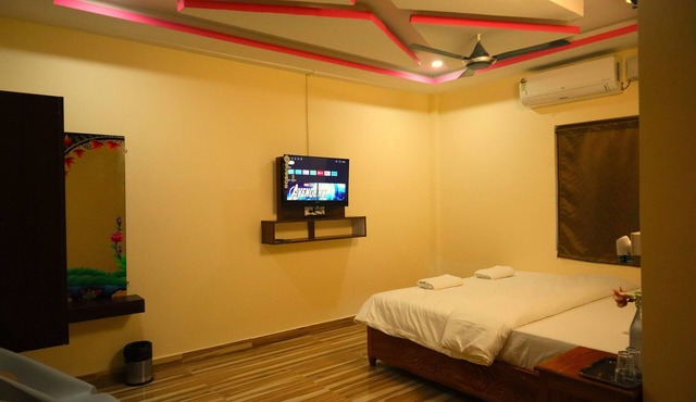Cozy Stay with Shared Kitchen | Explore Beaches & Dive Spots