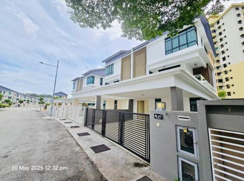 Cozy Villa - Private Pool, 5BR, KTV, BBQ, PS5 just 3 Mins to Batu Ferringhi Beach!