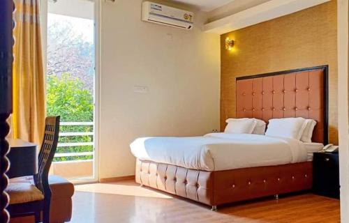 Craviq Hotels -1