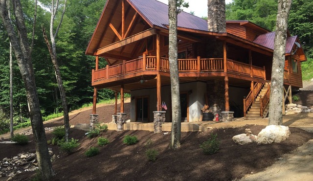 Creekside Cabin, Willis, VA in Willis