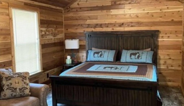 Crooked Creek Ranch Cabin 10 in Hamilton