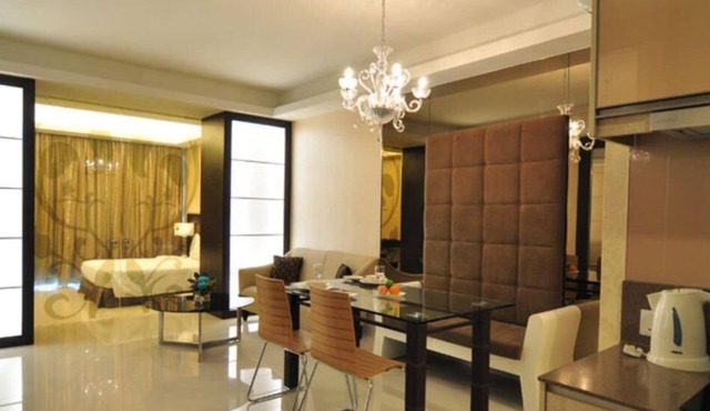 Damas Suites' Spacious 1 Bedroom Deluxe