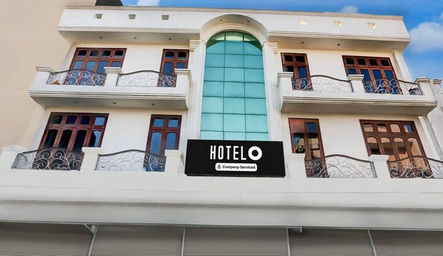 DeluxeHotel Amandeep